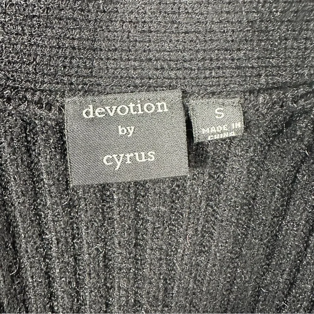 Devotion By Cyrus Black Ribbed Button-Up Chunky Cardigan Sweater Size Small Chic